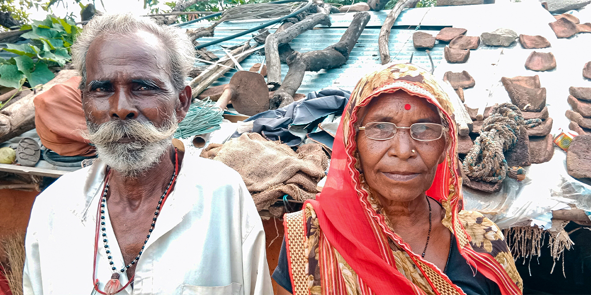 Mangi Bai began facing problems with her eyesight as well. At first, she ignored the issue, but over time her vision worsened significantly.